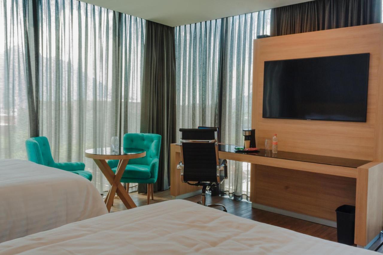 Hotel Kavia Монтеррей Екстер'єр фото