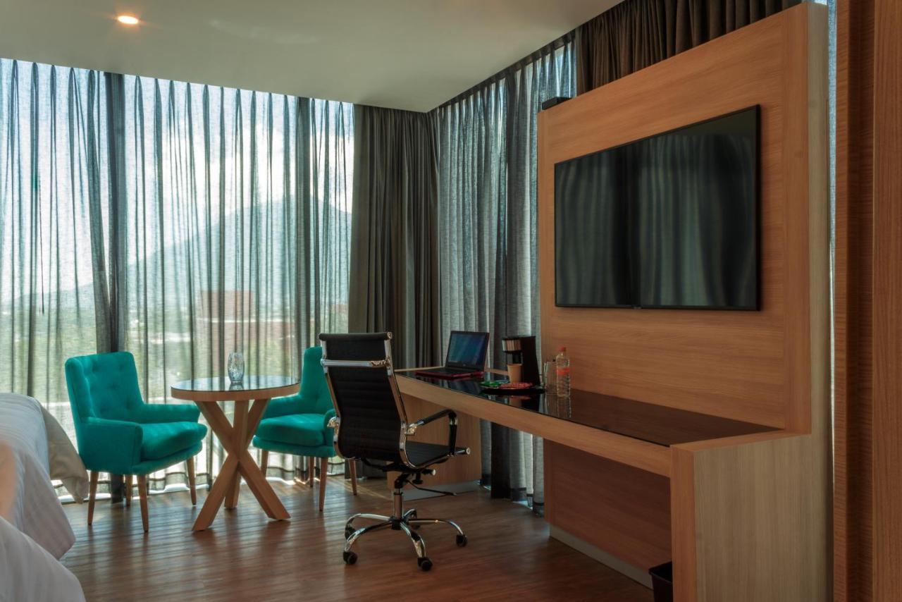 Hotel Kavia Монтеррей Екстер'єр фото
