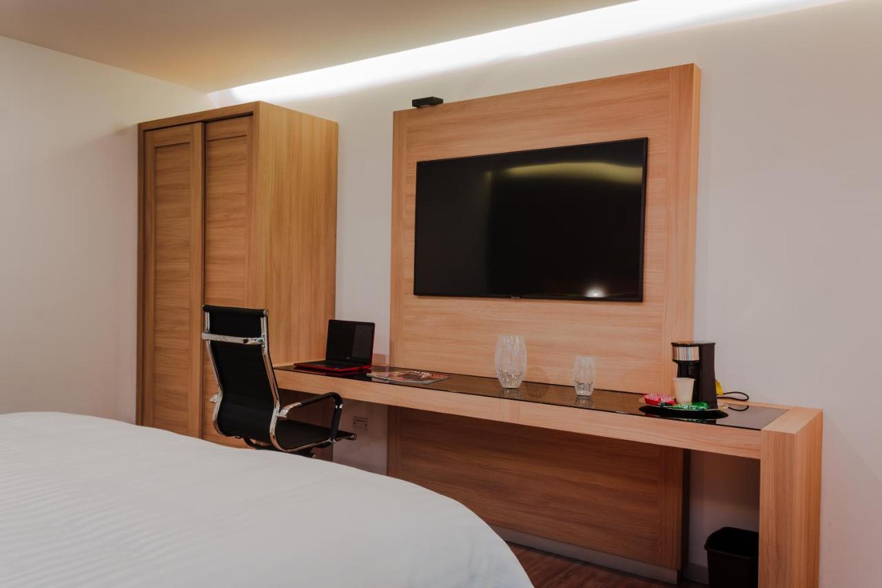 Hotel Kavia Монтеррей Екстер'єр фото